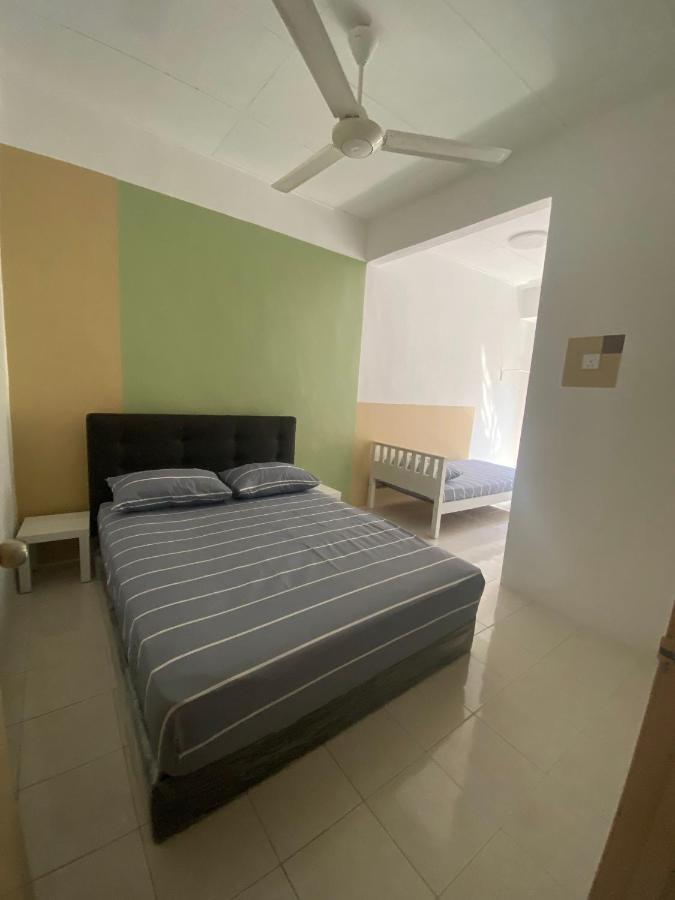 Comfy Sutera Seberang Jaya Villa Kampong Belah Dua Exterior photo