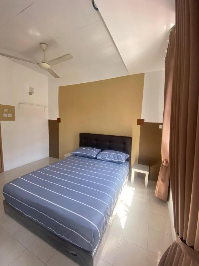 Comfy Sutera Seberang Jaya Villa Kampong Belah Dua Exterior photo