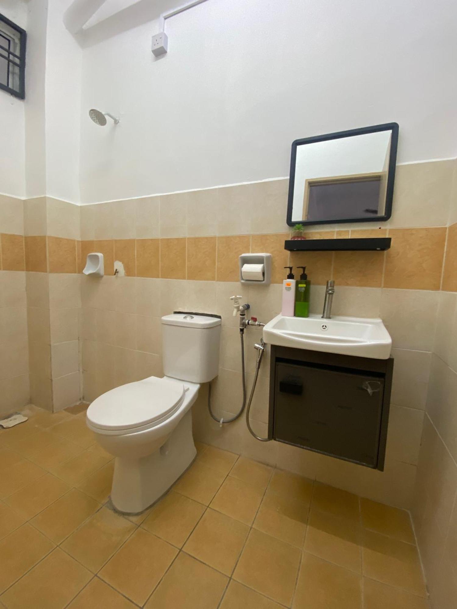 Comfy Sutera Seberang Jaya Villa Kampong Belah Dua Exterior photo